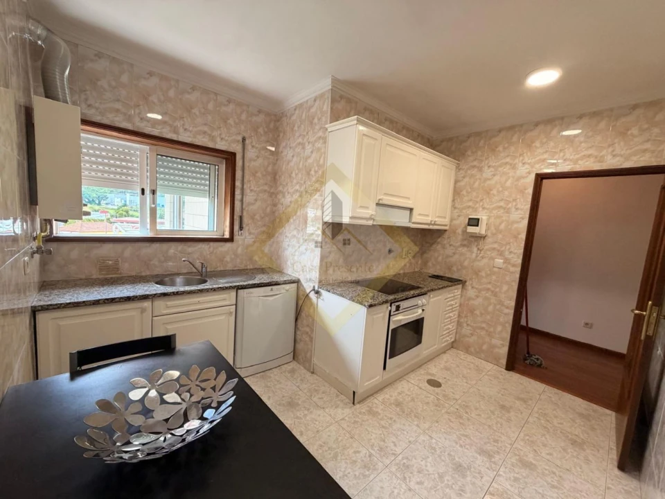 Apartamento T2 para Venda em Oliveira do Douro Foto 10