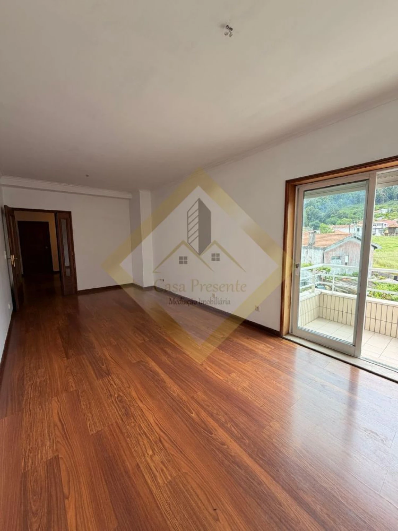 Apartamento T2 para Venda em Oliveira do Douro Foto 2