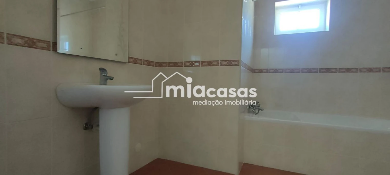 Moradia T2 para Venda em Oiã Foto 11