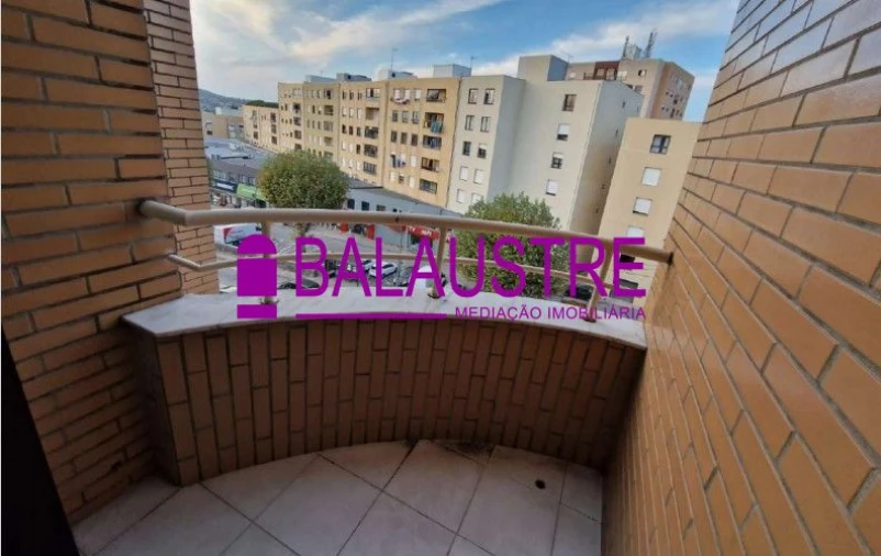 Apartamento T3 para Arrendamento em Ferreiros e Gondizalves Foto 14