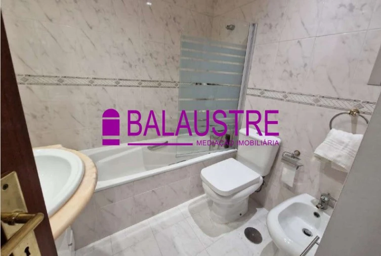 Apartamento T3 para Arrendamento em Ferreiros e Gondizalves Foto 11