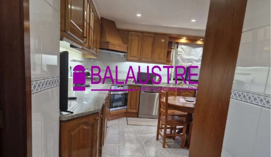 Apartamento T3 para Arrendamento em Ferreiros e Gondizalves Foto 4