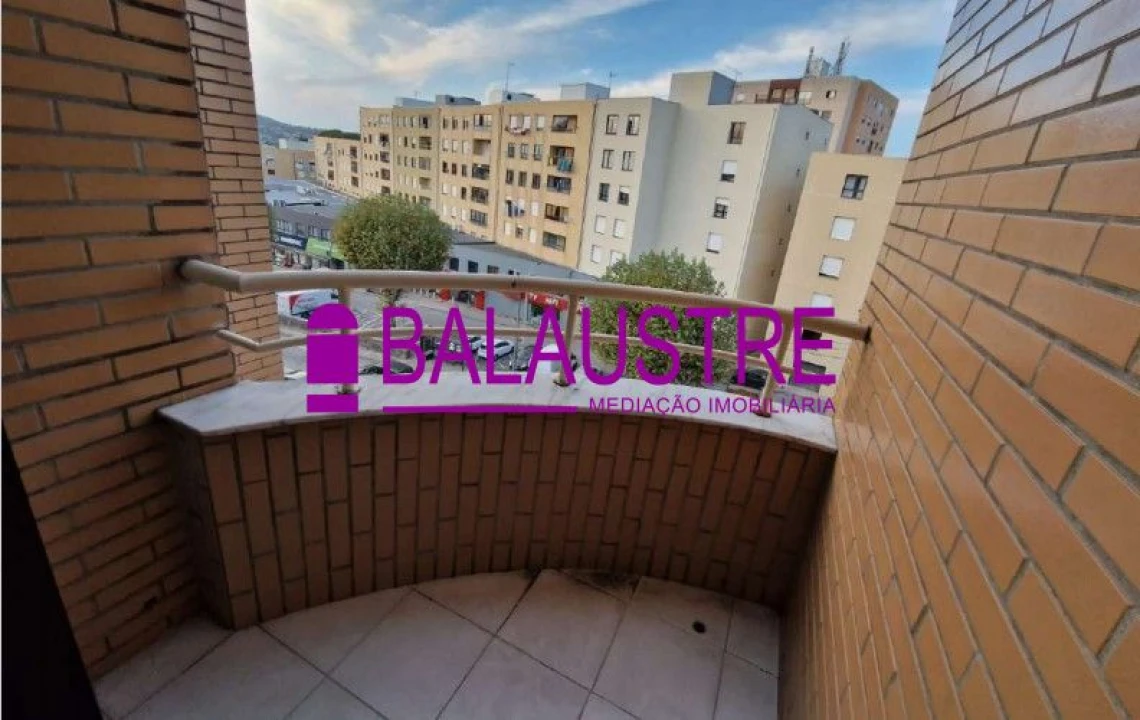 Apartamento T3 para Arrendamento em Ferreiros e Gondizalves Foto 14