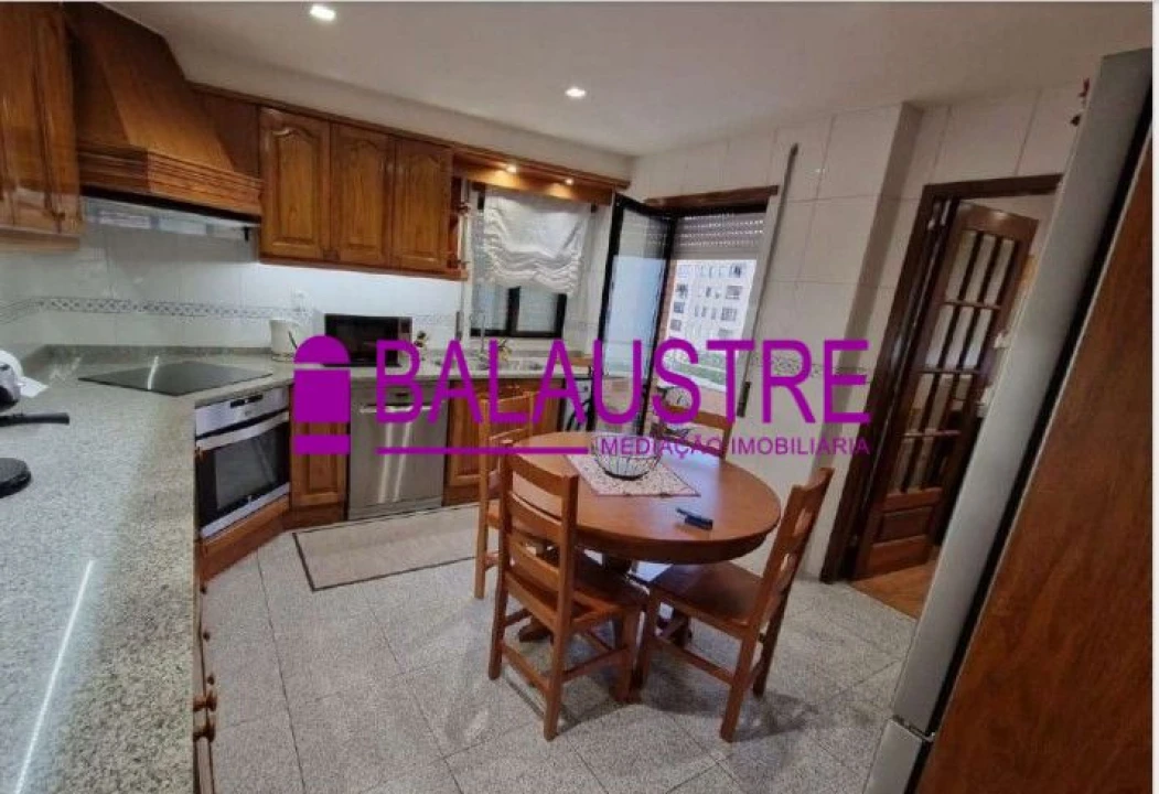 Apartamento T3 para Arrendamento em Ferreiros e Gondizalves Foto 5