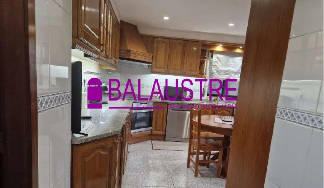 Apartamento T3 para Arrendamento em Ferreiros e Gondizalves Foto 4