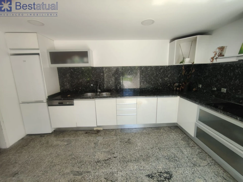 Moradia T3 para Venda em Pinheiro Foto 25