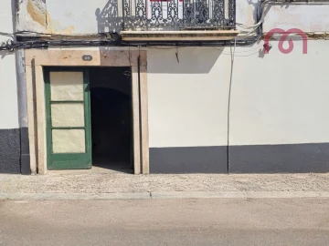 Loja para Venda em Estremoz (Santa Maria e Santo André)