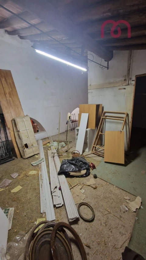 Loja para Venda em Estremoz (Santa Maria e Santo André)