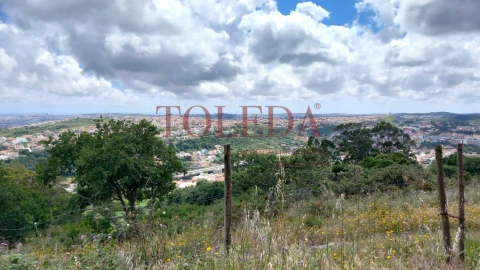 Moradia T4 para Venda em Ramada e Caneças