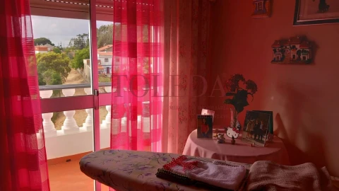 Moradia T4 para Venda em Ramada e Caneças