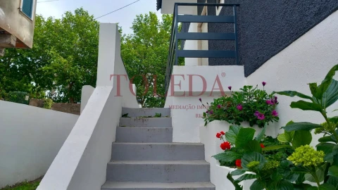 Moradia T4 para Venda em Ramada e Caneças