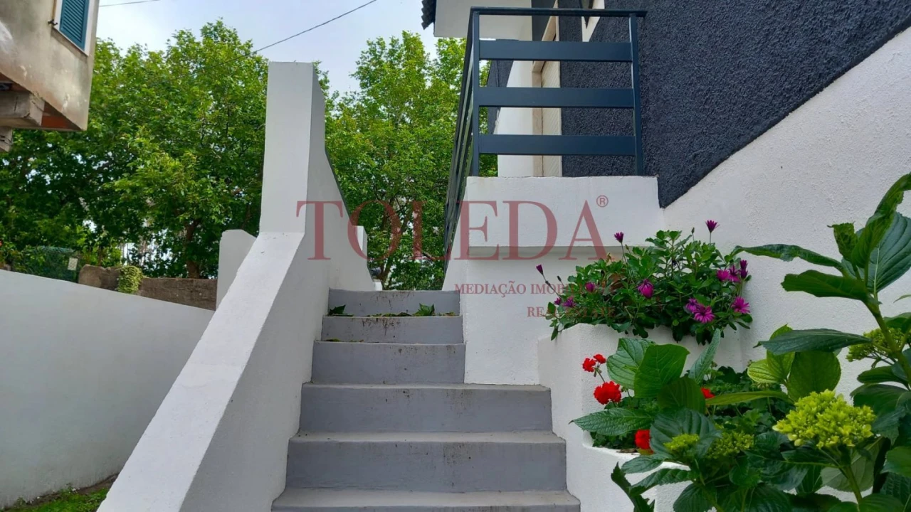 Moradia T4 para Venda em Ramada e Caneças Foto 6