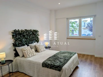 Apartamento T2 para Venda em Benfica