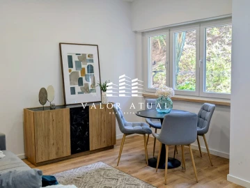 Apartamento T2 para Venda em Benfica
