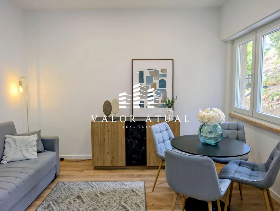 Apartamento T2 para Venda em Benfica Foto 6