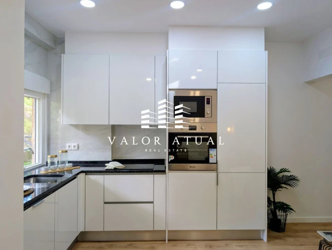 Apartamento T2 para Venda em Benfica Foto 3