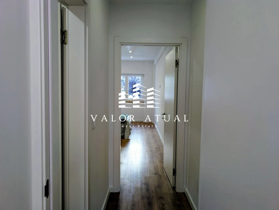 Apartamento T2 para Venda em Benfica Foto 14