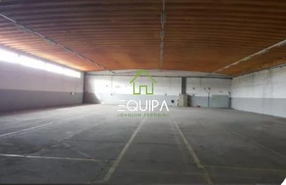 Loja para Venda em Muge