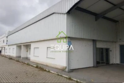 Loja para Venda em Muge