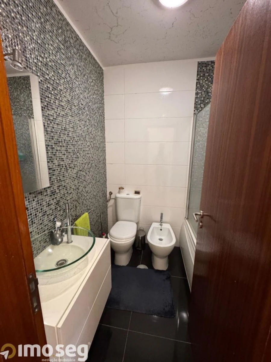 Apartamento T2 para Venda em Vila Nova do Campo Foto 11