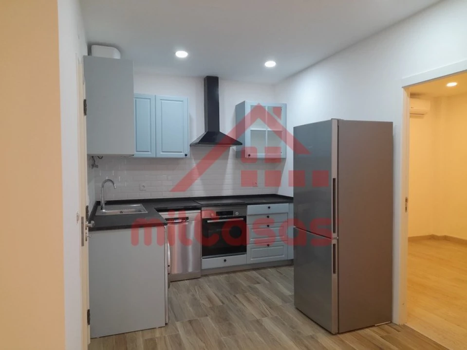 Moradia T4 para Venda em Casal de Cambra Foto 2