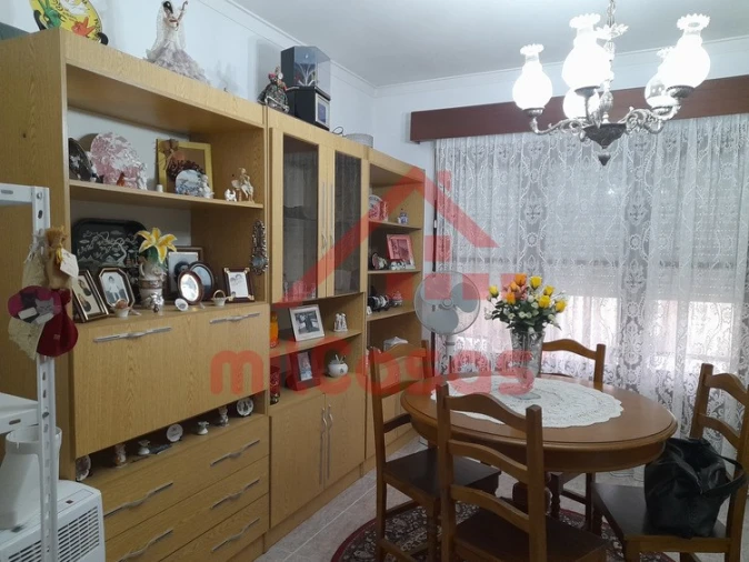 Moradia T4 para Venda em Casal de Cambra Foto 20