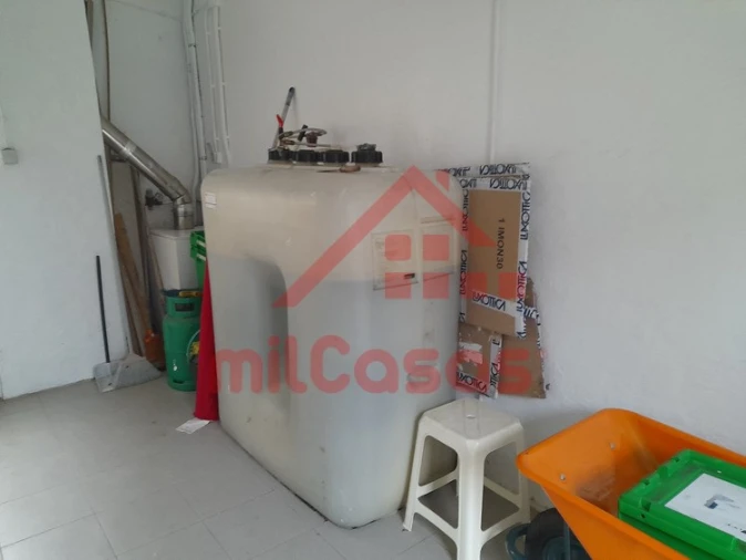 Moradia T4 para Venda em Casal de Cambra Foto 26