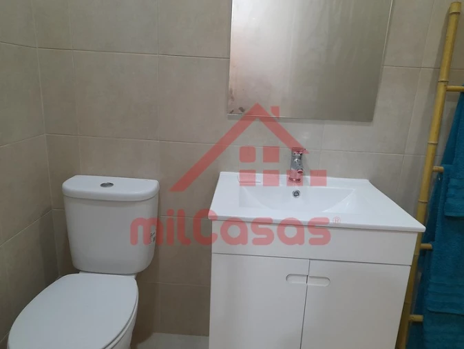 Moradia T4 para Venda em Casal de Cambra Foto 11