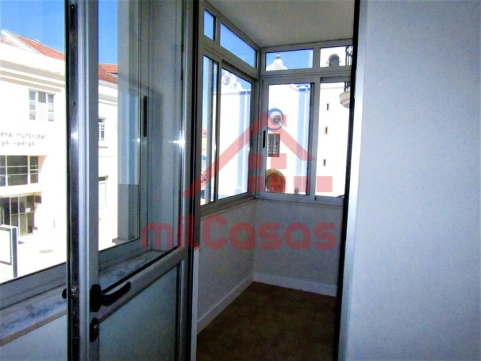 Apartamento T2 para Arrendamento em Santa Maria, São Pedro e Matacães Foto 10