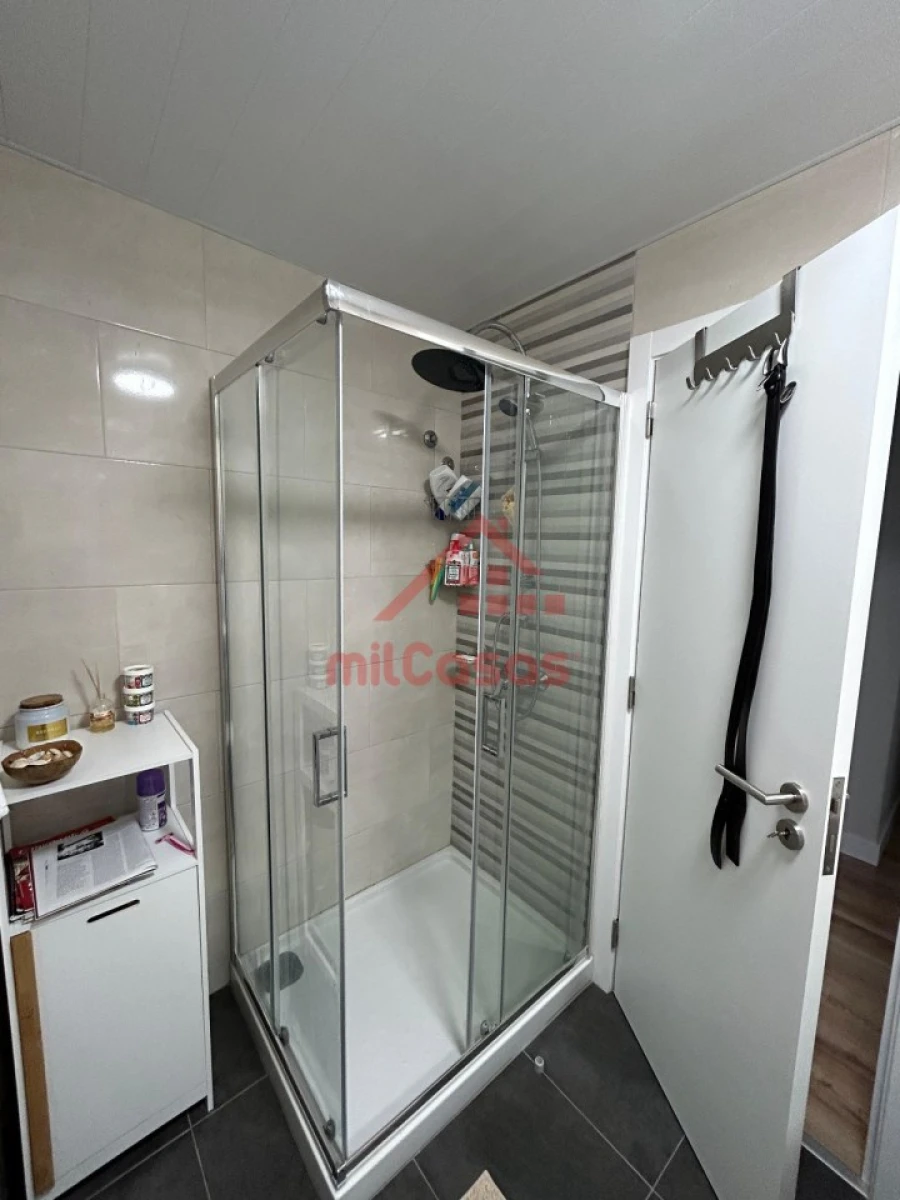 Apartamento T2 para Arrendamento em Santa Maria, São Pedro e Matacães Foto 15