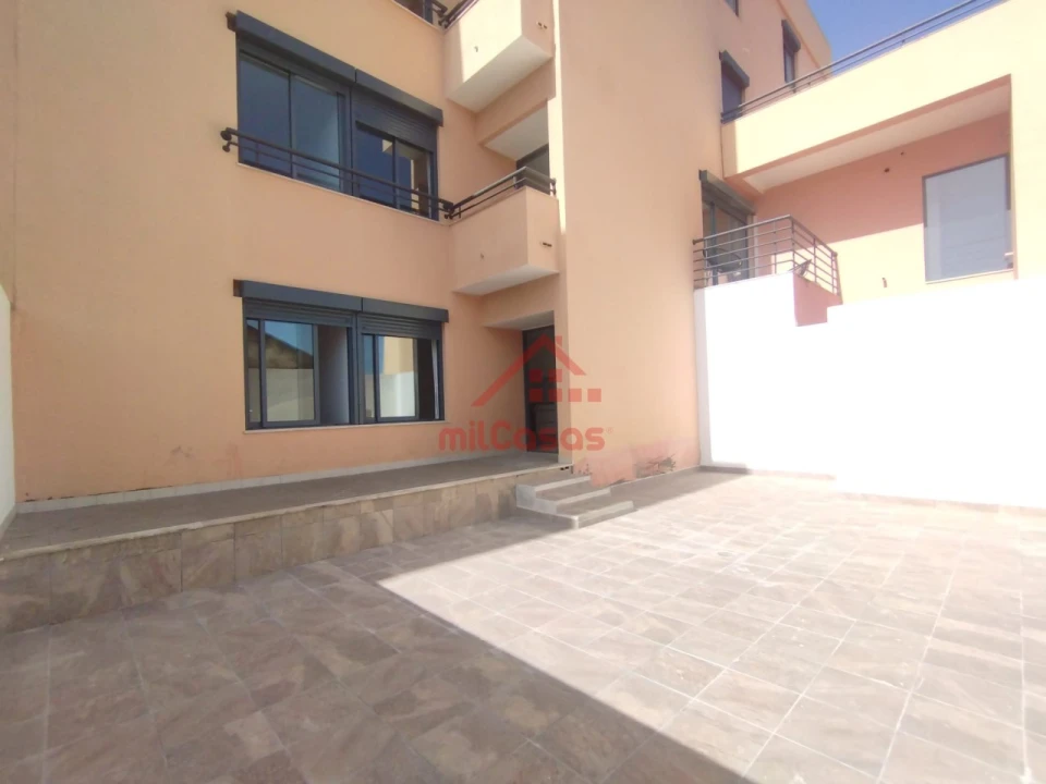 Apartamento T2 para Arrendamento em Bombarral e Vale Covo Foto 2