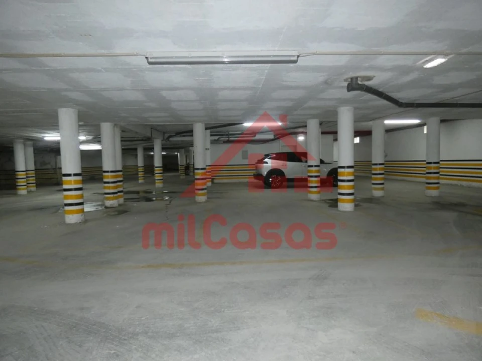 Apartamento T2 para Arrendamento em Bombarral e Vale Covo Foto 22
