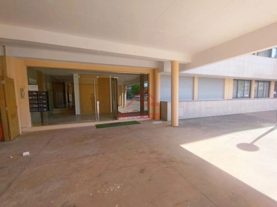 Apartamento T2 para Arrendamento em Bombarral e Vale Covo Foto 23