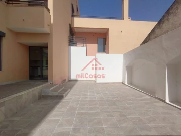 Apartamento T2 para Arrendamento em Bombarral e Vale Covo