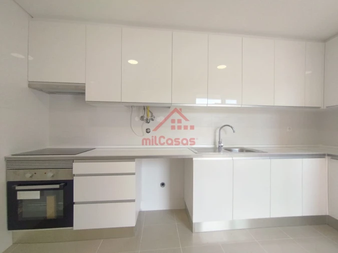 Apartamento T2 para Arrendamento em Bombarral e Vale Covo Foto 5