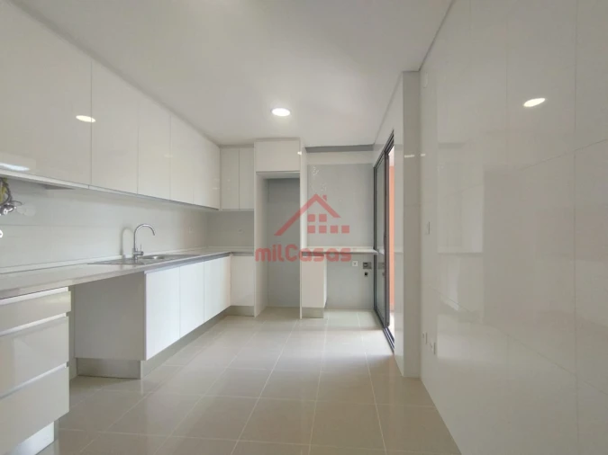 Apartamento T2 para Arrendamento em Bombarral e Vale Covo Foto 6