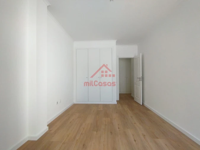 Apartamento T2 para Arrendamento em Bombarral e Vale Covo Foto 20