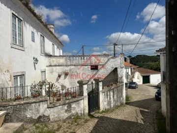 Moradia T5 para Venda em Dois Portos e Runa