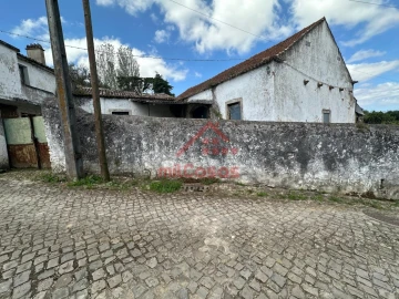 Moradia T5 para Venda em Dois Portos e Runa