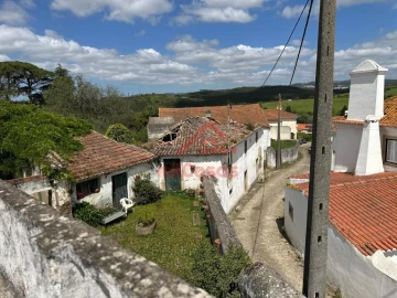 Moradia T5 para Venda em Dois Portos e Runa