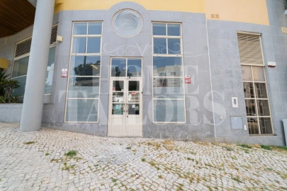 Loja para Arrendamento em Algés, Linda-A-Velha e Cruz Quebrada-Dafundo