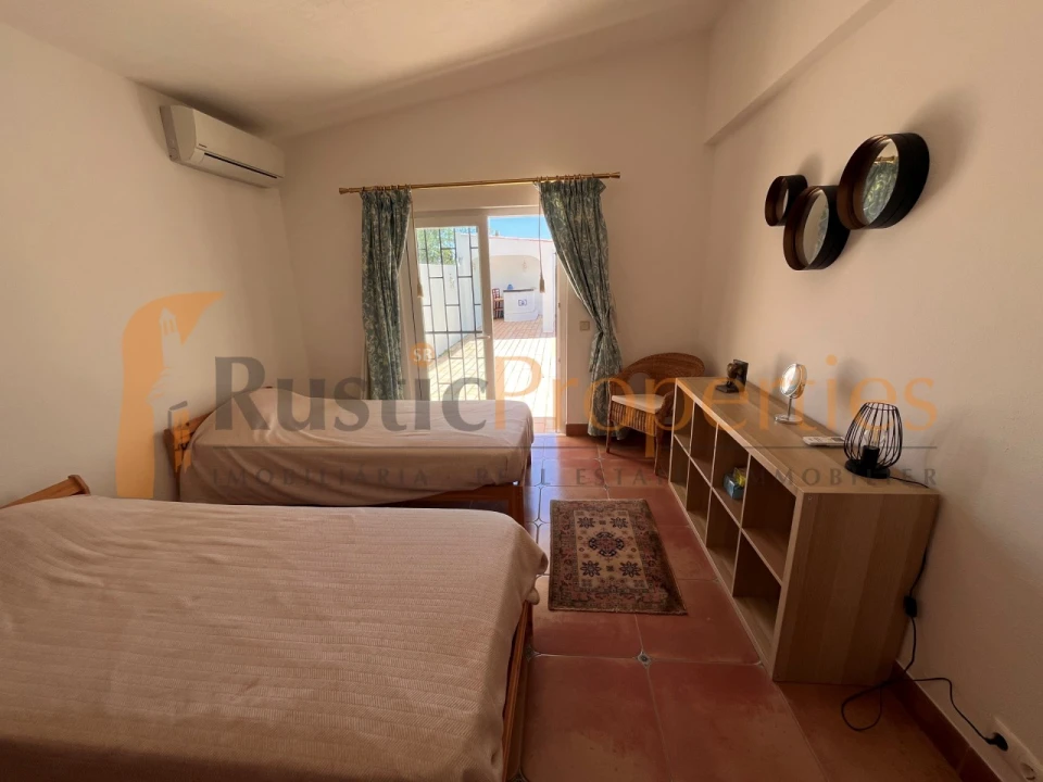 Moradia T3 para Venda em Santa Barbara de Nexe Foto 17