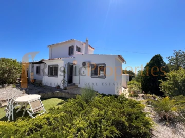 Moradia T3 para Venda em Santa Barbara de Nexe