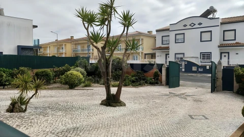 Moradia T5 para Venda em A dos Cunhados e Maceira