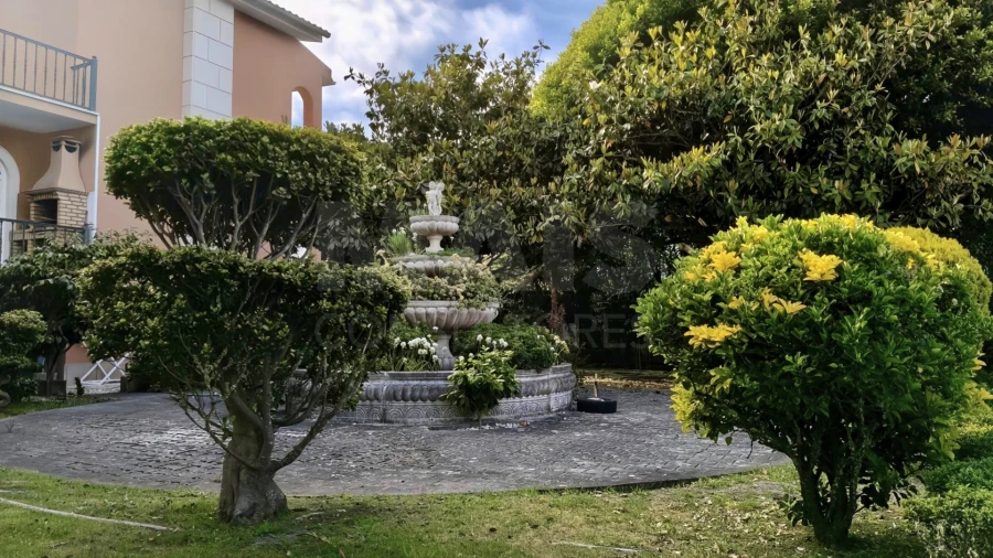 Moradia T5 para Venda em A dos Cunhados e Maceira Foto 4