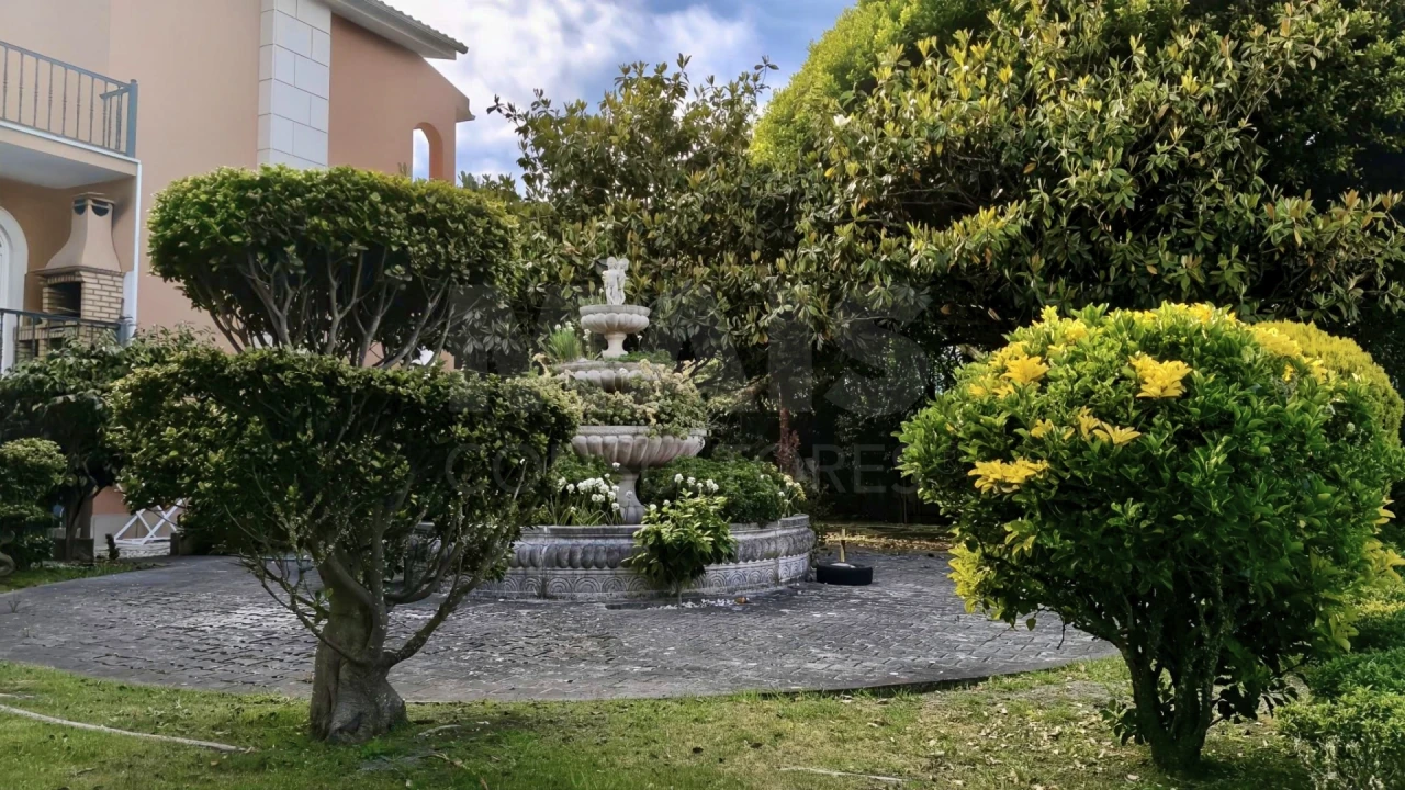 Moradia T5 para Venda em A dos Cunhados e Maceira Foto 4