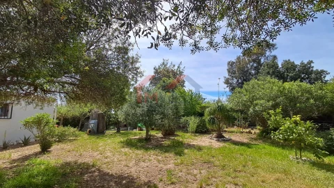 Moradia T5 para Venda em Santa Barbara de Nexe