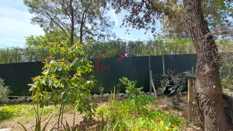 Moradia T5 para Venda em Santa Barbara de Nexe