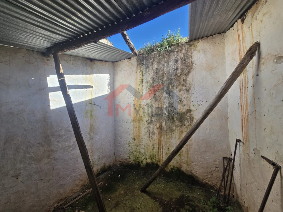 Moradia T3 para Venda em Salir Foto 10