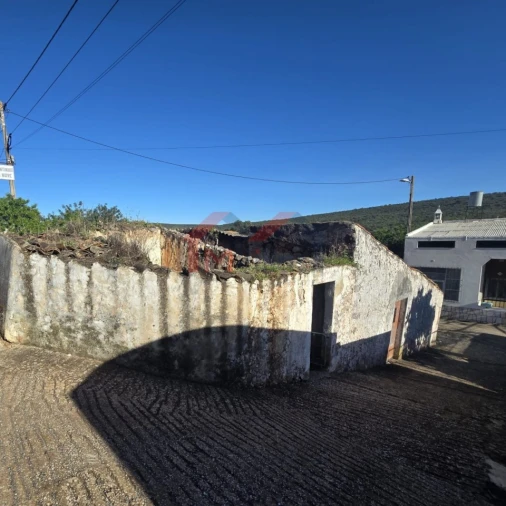 Moradia T3 para Venda em Salir Foto 2